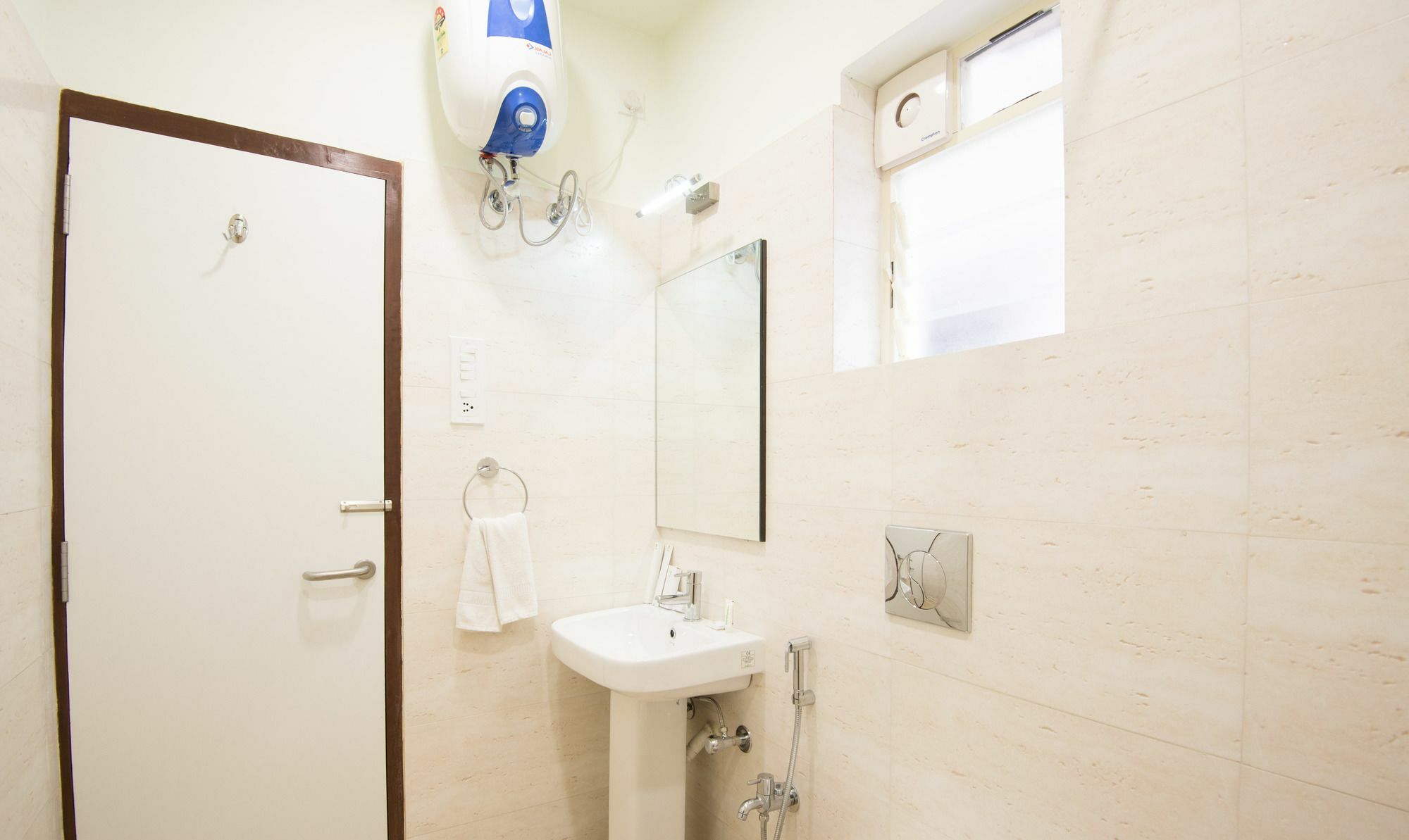Treebo King'S Court Chandrasekharpur Bhubaneswar Exterior foto